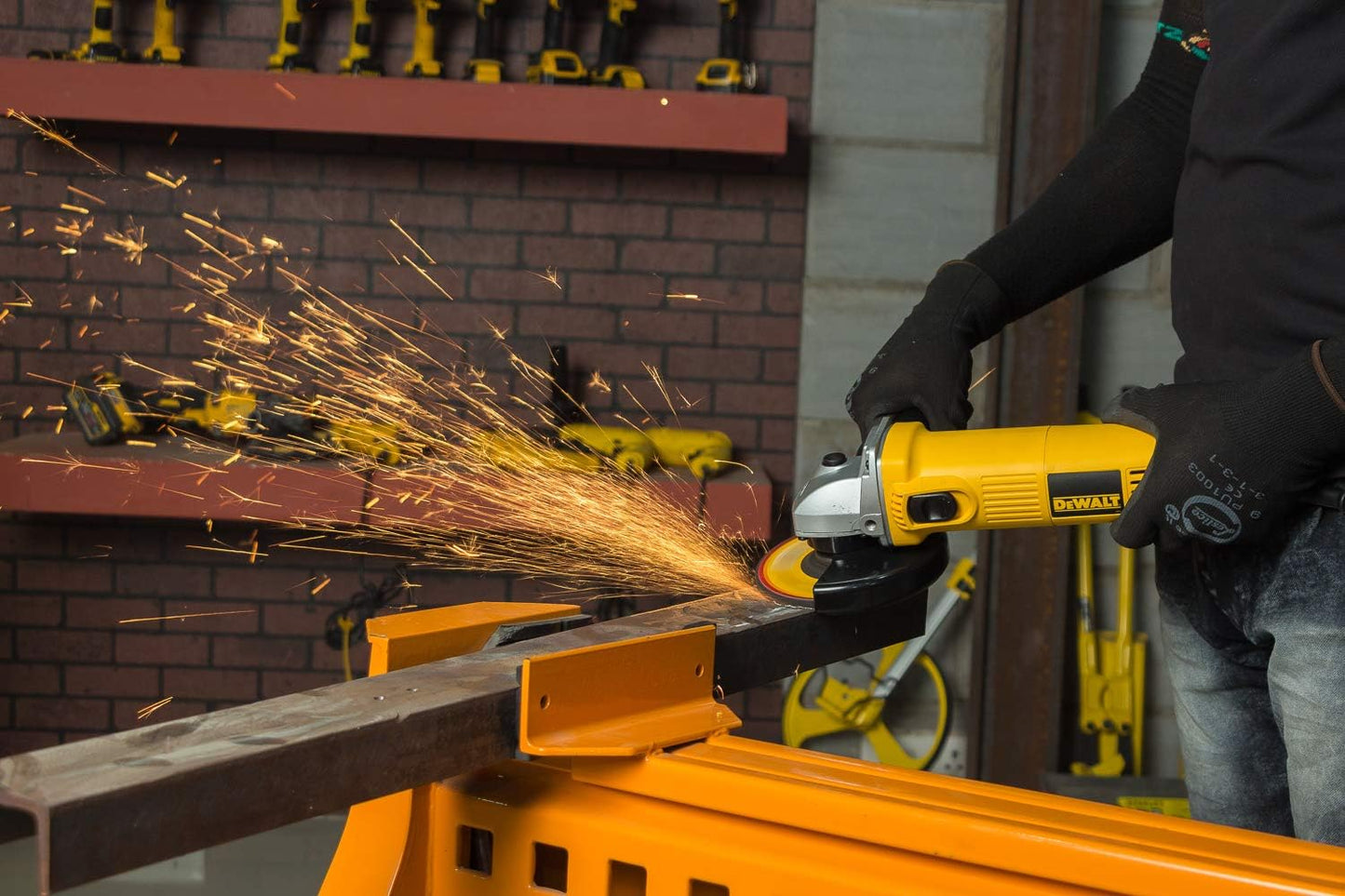 Dewalt DWE4115-125mm 950W Angle Grinder 240 Volt (Indian Plug)
