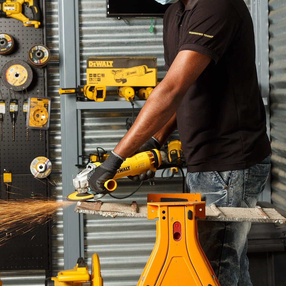 Dewalt 1100 Watt 125mm Heavy Duty Medium Angle Grinder with DES Technology DWE4215, 220 Volt (Indian Plug)