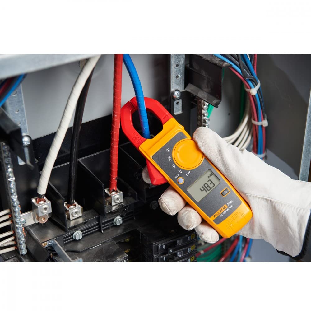 Fluke 302+ CAT III Digital Clamp Meter